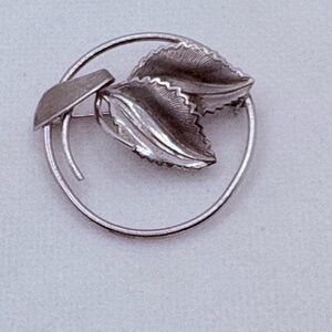 Vintage Sterling Silver 925 Circle And Leaves Pin Lapel Pin 1”